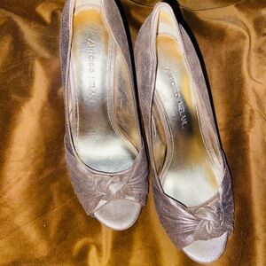 ANTONIO MELANI Taupe Knotted Peep-Toe Heels